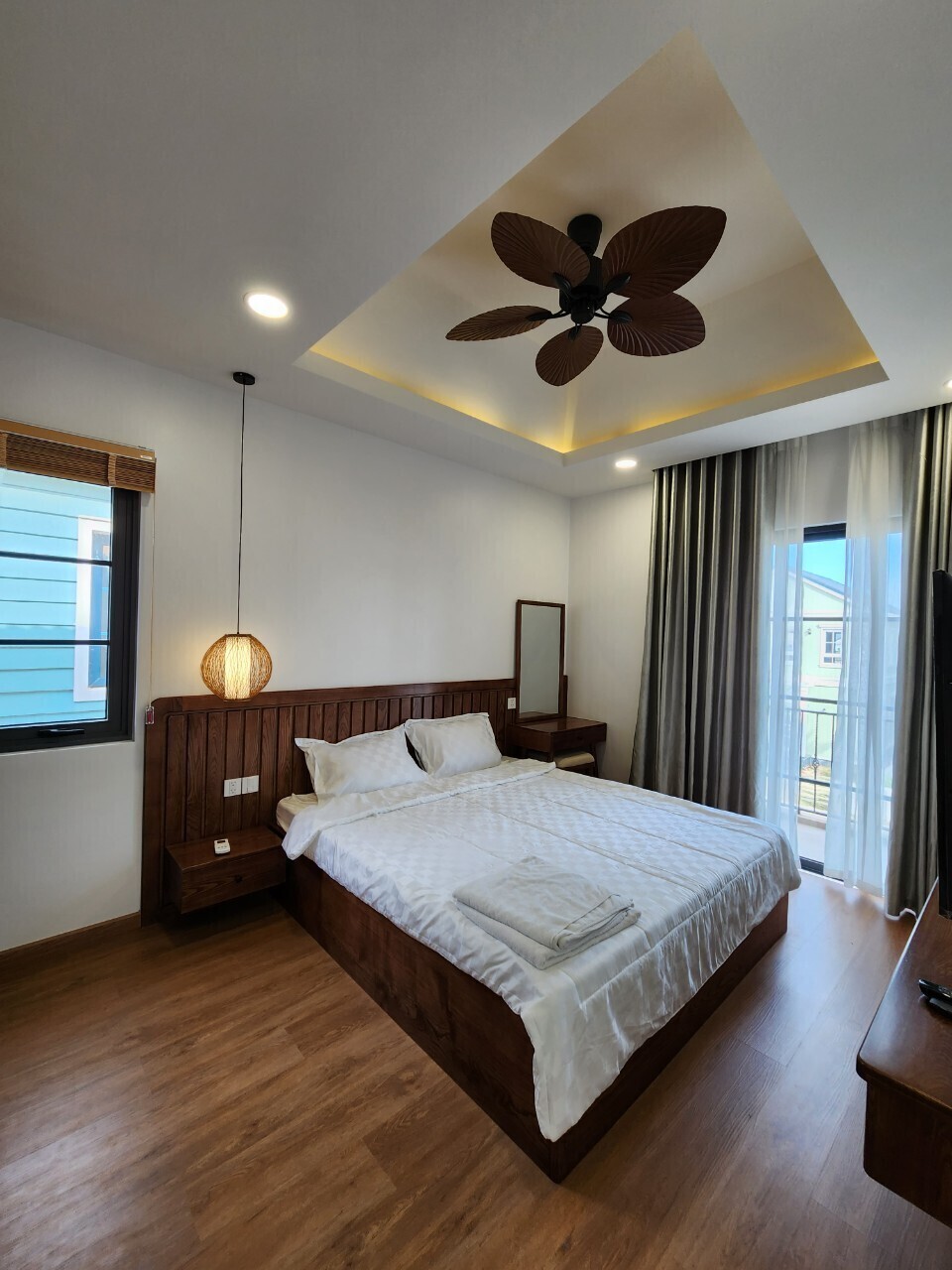 DUY QUÂN VILLA 5 - MS 204: Biệt thự song lập 8x20m - Đối diện công viên