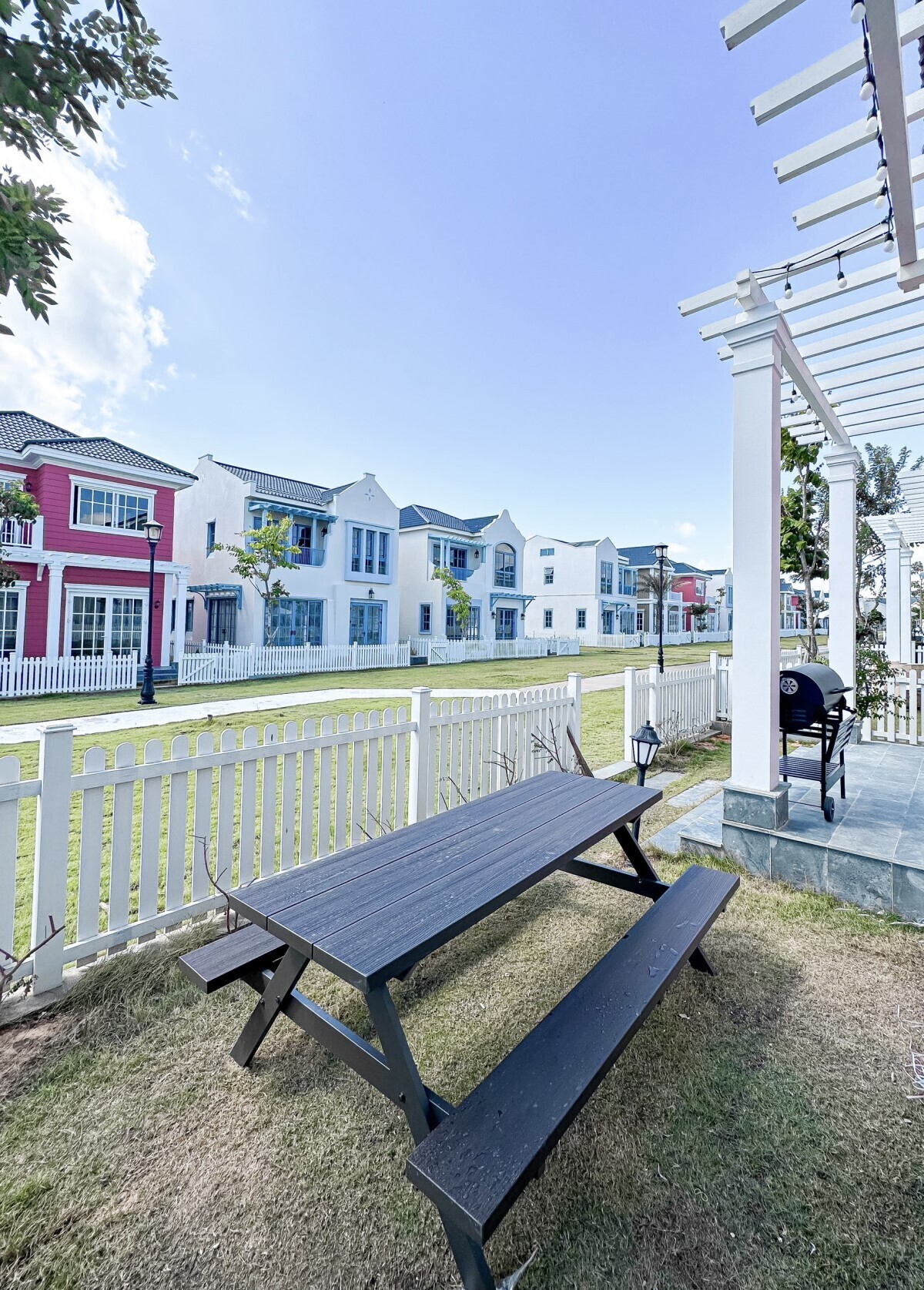 BEACH VILLA - MS 20: Biệt thự đơn lập 10x20m - Gần hồ bơi