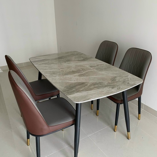 Bàn ăn mặt đá AG 19