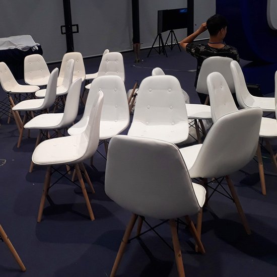 Ghế cafe nệm cúc chân gỗ AG-05