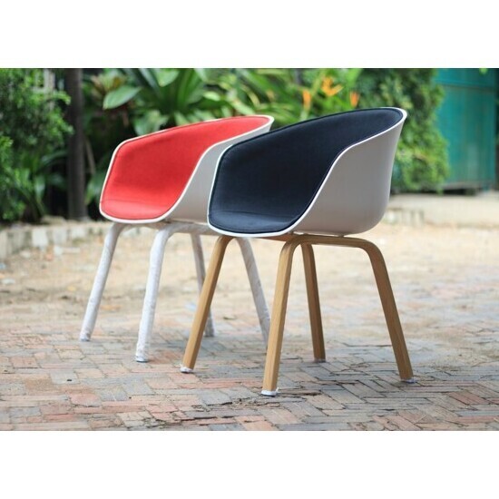 Ghế nhựa bọc vải chân sắt giả gỗ A-45