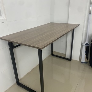 Bàn chân sắt chữ U khung đen AG-01