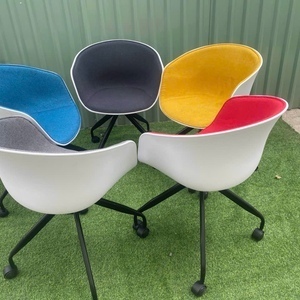 Ghế nhựa bọc vải chân sắt di động AG-19