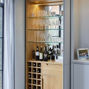 Tủ rượu gỗ sồi Nga