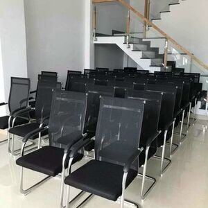 Ghế nhân viên chân quỳ lưng thấp VP008