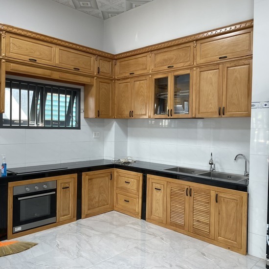 Mẫu Tủ Bếp Hiện Đại Gỗ Sồi Nga chữ U AG 006