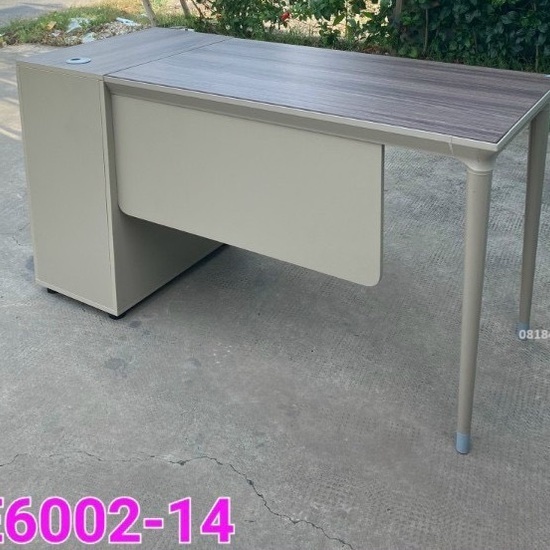 Bàn nhân viên agen 01