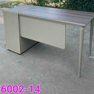 Bàn nhân viên agen 01