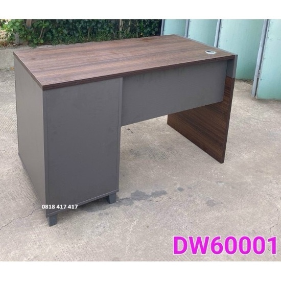 Bàn nhân viên agen 04