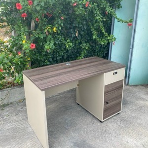 Bàn nhân viên agen 02