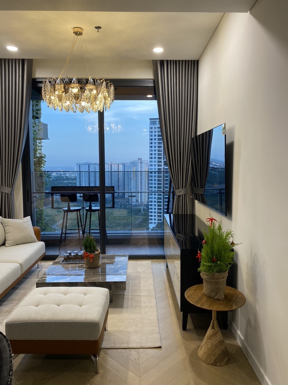 2 phòng ngủ full nội thất cao cấp giá 33 triệu 70m2 Lumiere Riverside