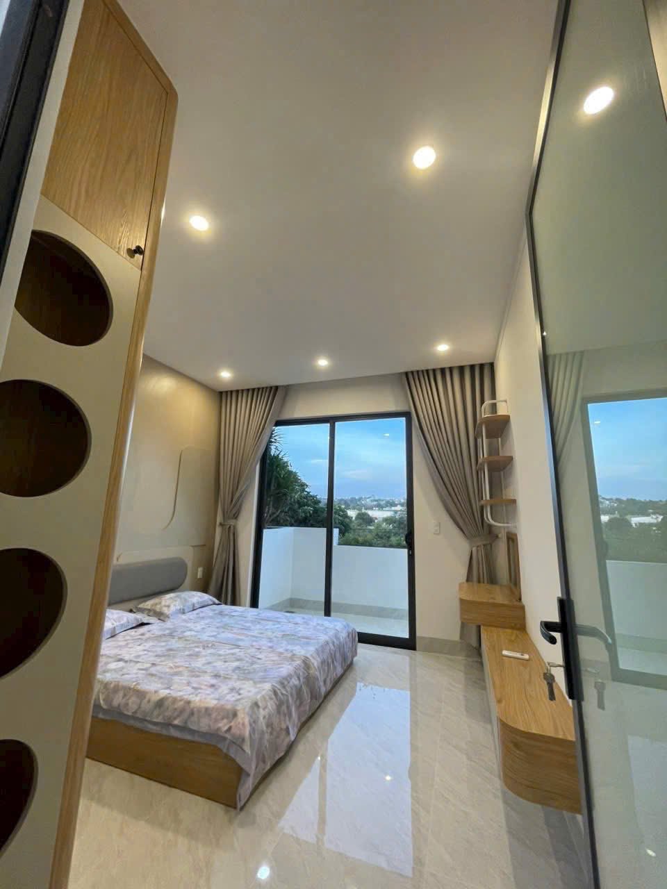 Bán Nhà Hẻm 327 Y Moan Buôn Ma Thuột – 1 Trệt 2 Lầu, Full Nội Thất Sang Trọng