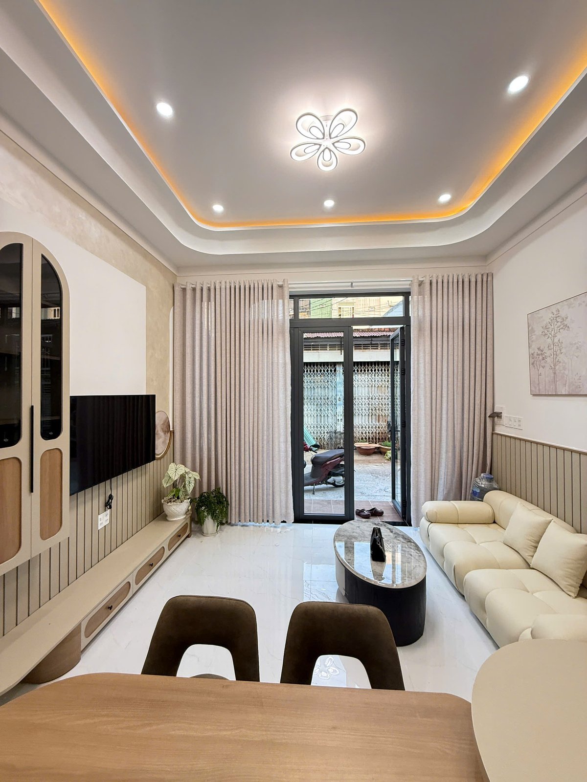 Bán Nhà Đẹp Hẻm Lê Hồng Phong, Buôn Ma Thuột – Ngay Trung Tâm BMT