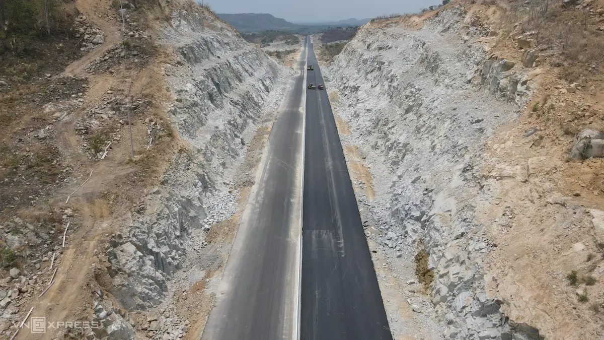 cao tốc dầu giây - phan thiết trước một tháng thông xe