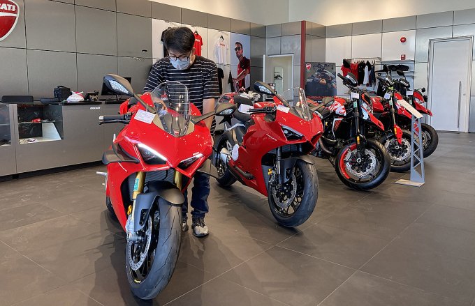 một phút có 5 xe máy bán ra tại việt nam