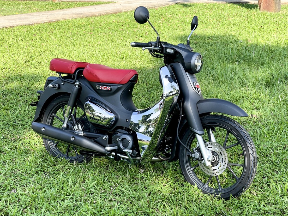honda super cub disney giá hơn 100 triệu đồng