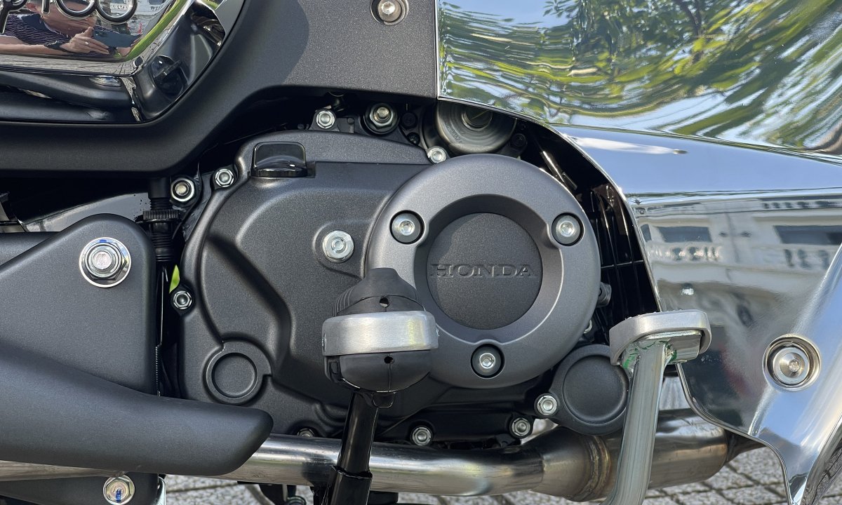 honda super cub disney giá hơn 100 triệu đồng