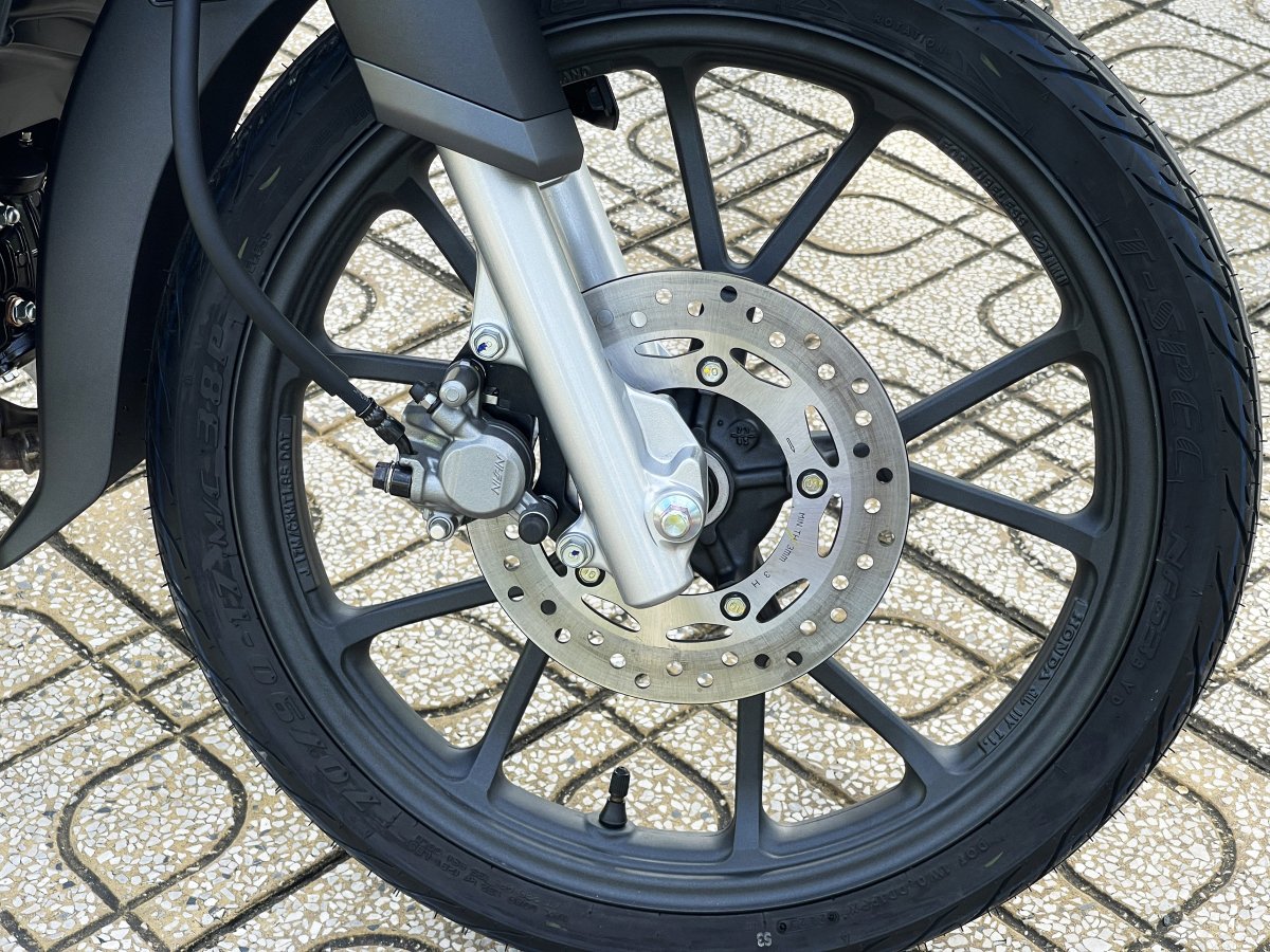 honda super cub disney giá hơn 100 triệu đồng