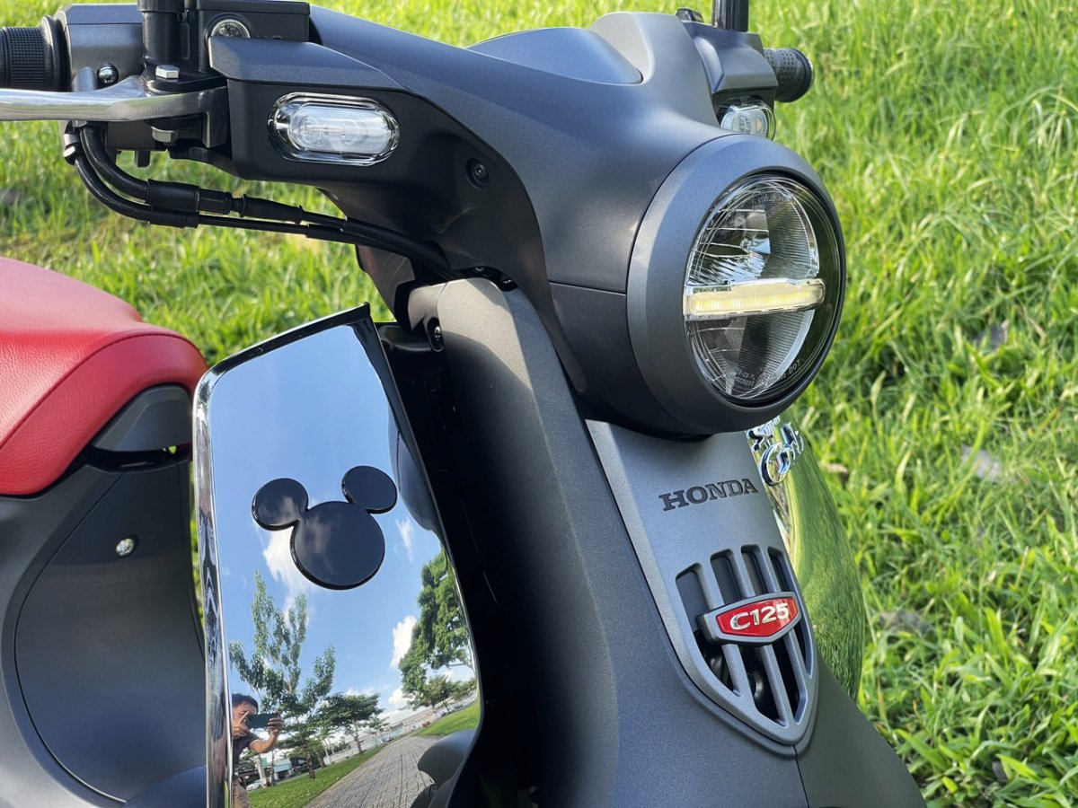 honda super cub disney giá hơn 100 triệu đồng