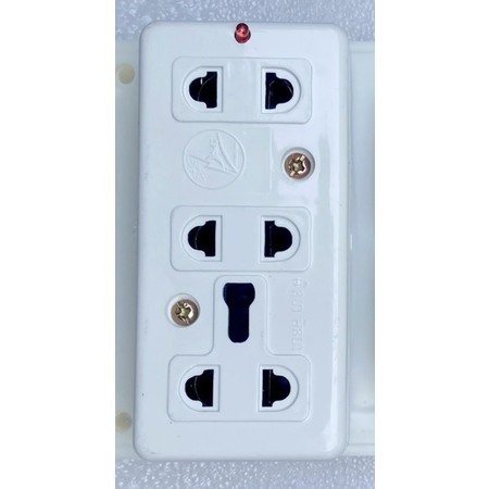 Ổ Thái 5 ghim đa năng V5 công suất cao (hộp nhựa)