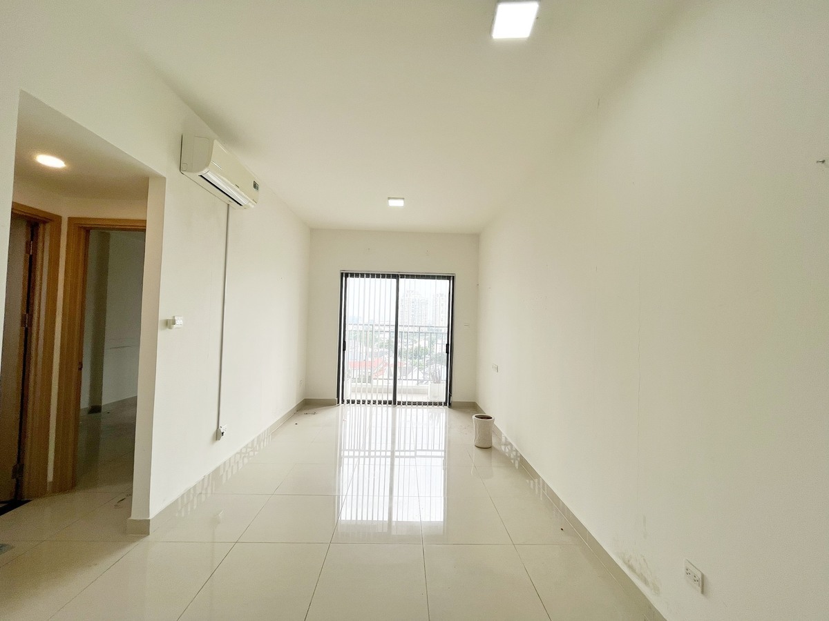Bán căn officetel 2,5 tỷ nội thất cơ bản căn góc yên tĩnh 51m2 có 1 phòng riêng