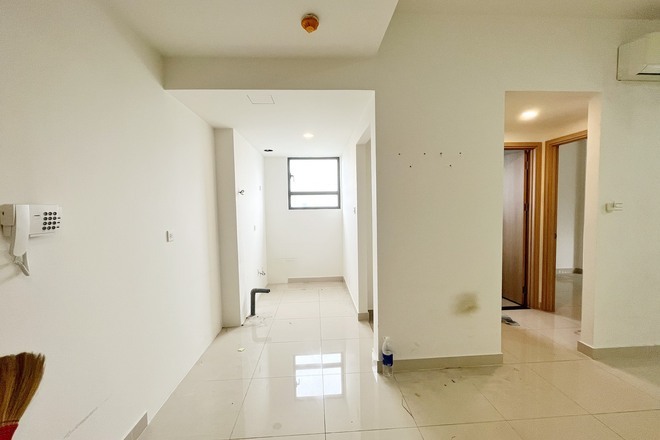 Bán căn officetel 2,5 tỷ nội thất cơ bản căn góc yên tĩnh 51m2 có 1 phòng riêng
