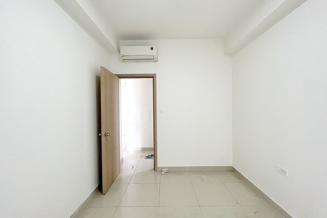 Bán căn officetel 2,5 tỷ nội thất cơ bản căn góc yên tĩnh 51m2 có 1 phòng riêng