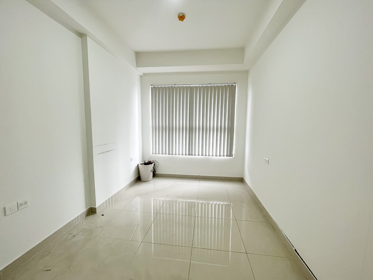 Bán căn officetel 2,5 tỷ nội thất cơ bản căn góc yên tĩnh 51m2 có 1 phòng riêng