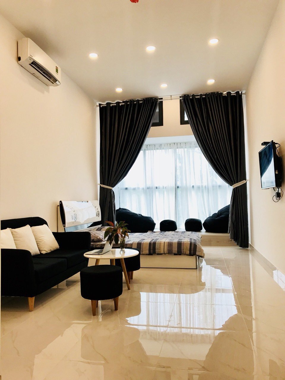 Mua bán studio 1pn giá 1,8 tỷ đầy đủ nội thất 35m2 tháp trung tâm