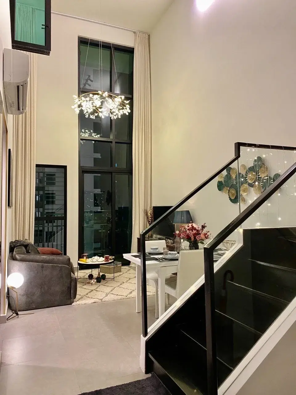 Chuyển nhượng căn hộ 2pn giá 8,5 tỷ thiết kế Duplex nhà đẹp Feliz En Vista