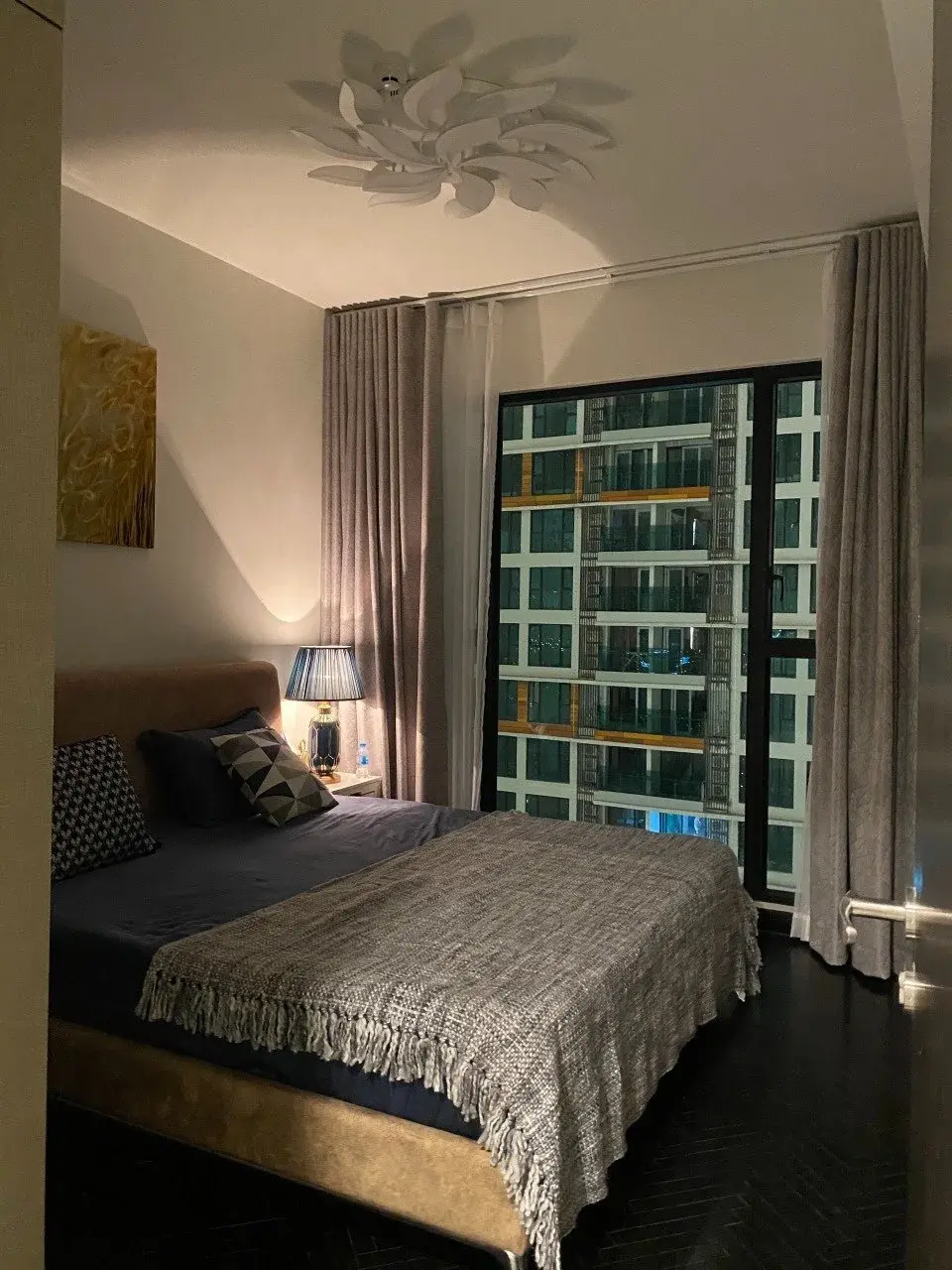 Chuyển nhượng căn hộ 2pn giá 8,5 tỷ thiết kế Duplex nhà đẹp Feliz En Vista