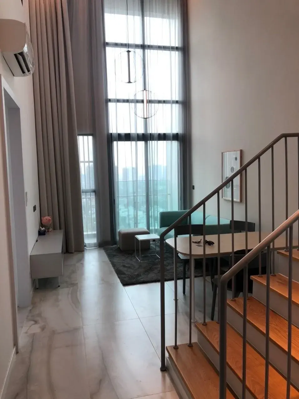 Cần bán 2PN Duplex tại Feliz En Vista giá 8,2 tỷ nội thất đầy đủ