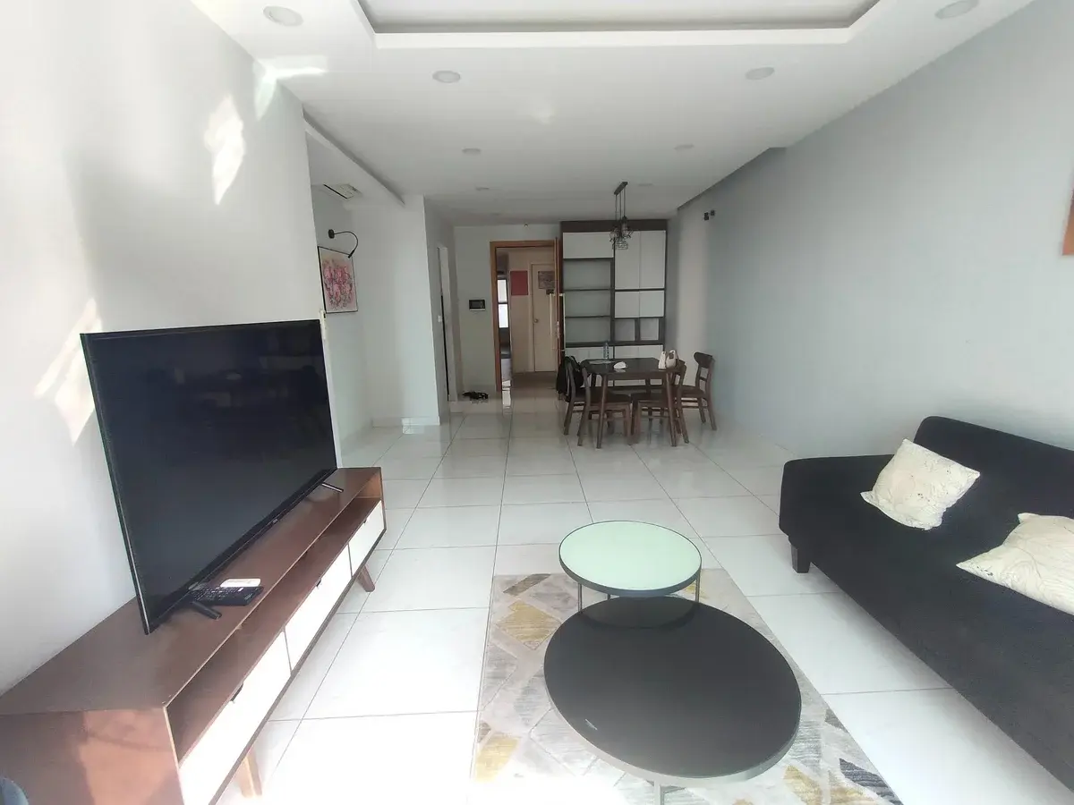 Vista Verde cho thuê 2pn giá 18 triệu tầng cao có ban công thoáng 82m2