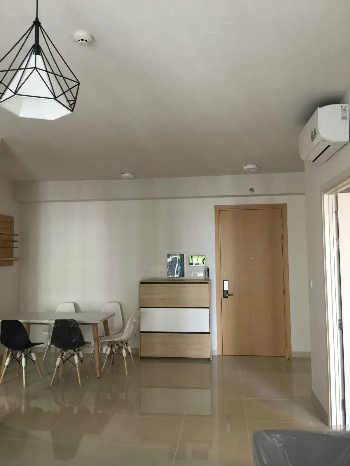 Cho thuê 2pn Vista Verde 19 triệu/tháng nội thất đầy đủ 86m2