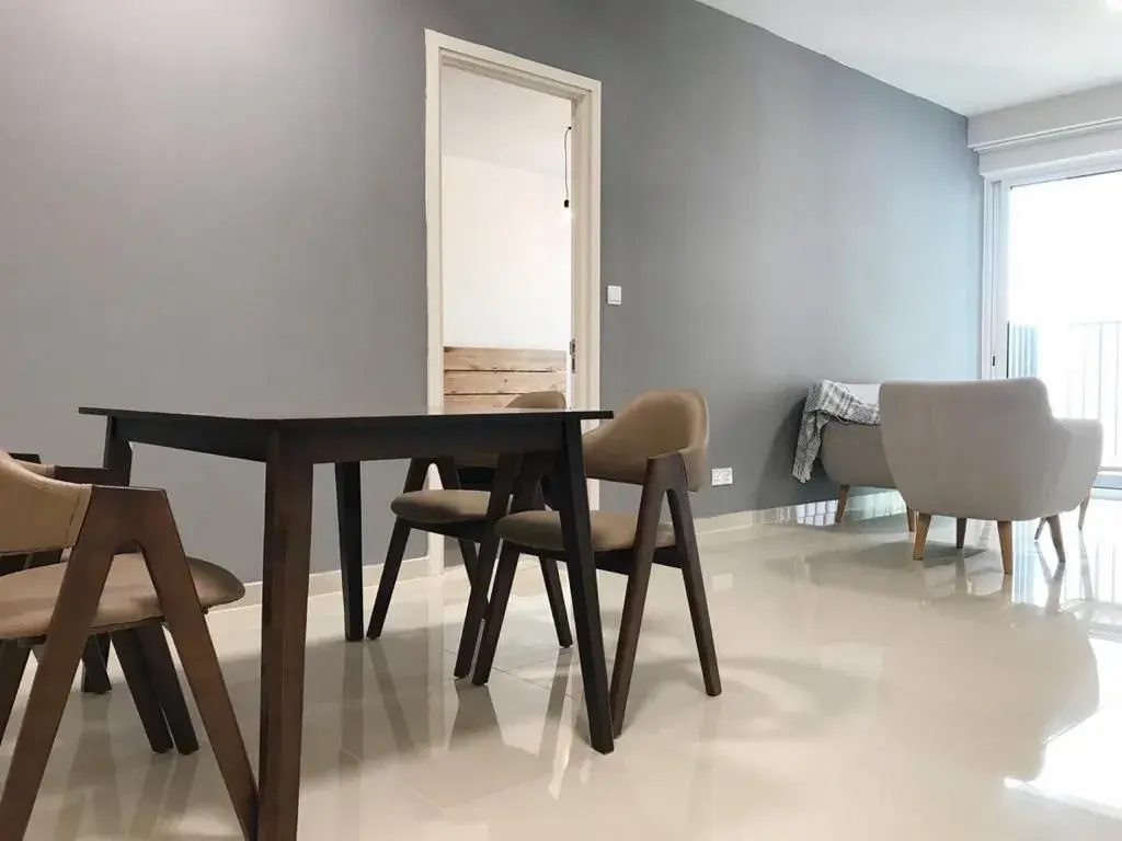 Suất SPA bán full nội thất giá 5,8 tỷ 90m2 tầng cao có ban công mát mẻ