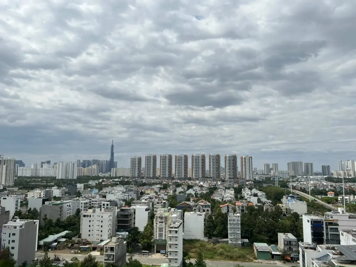 Bán 3Pn nội thất cao cấp giá 9,5 tỷ nhà đẹp view landmark 81 ban công mát