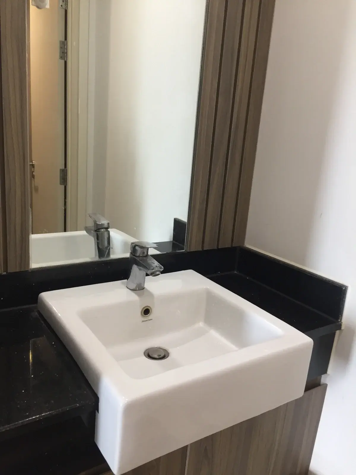 Vista Verde cho thuê 1pn giá 3,95 tỷ nội thất full đồ tầng trung dễ di chuyển