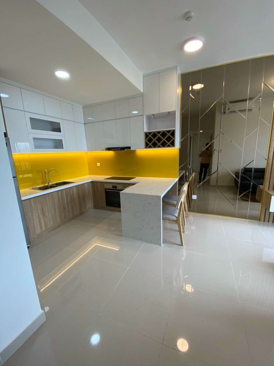 Chuyển nhượng căn hộ The Sun Avenue 2pn giá 4,230 tỷ nội thất full