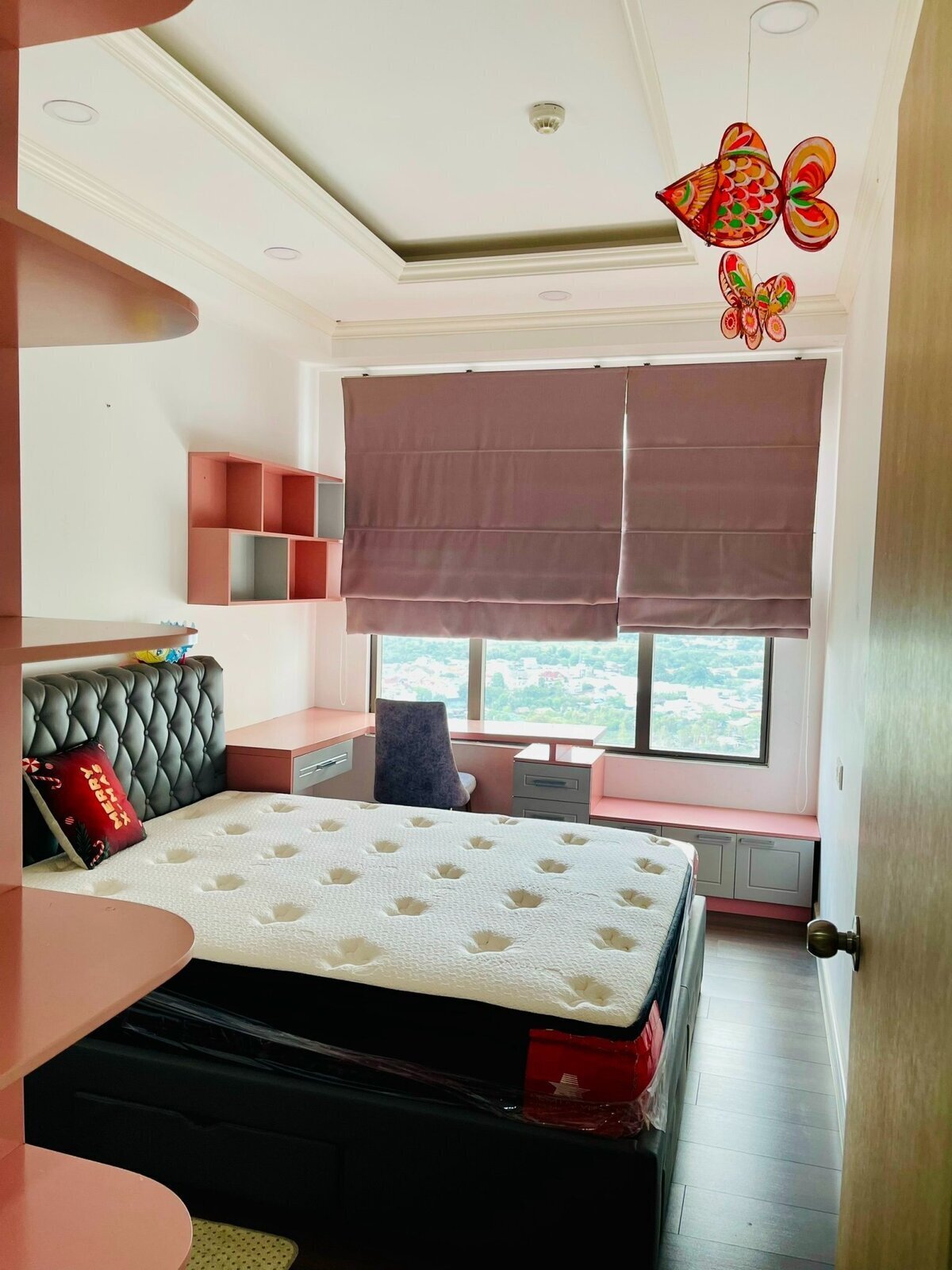 Chuyển nhượng căn 2pn - 72m2 giá 4.25 tỷ The Sun Avenue nội thất nhà đẹp