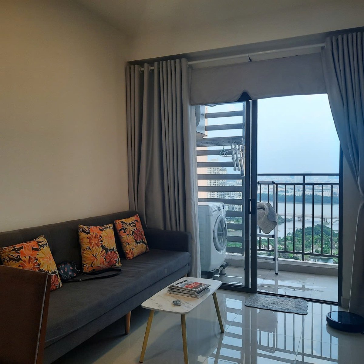 Sáng Ngắm Bình Minh Chiều Hóng Gió Mát Rượi - The Sun Avenue 2PN