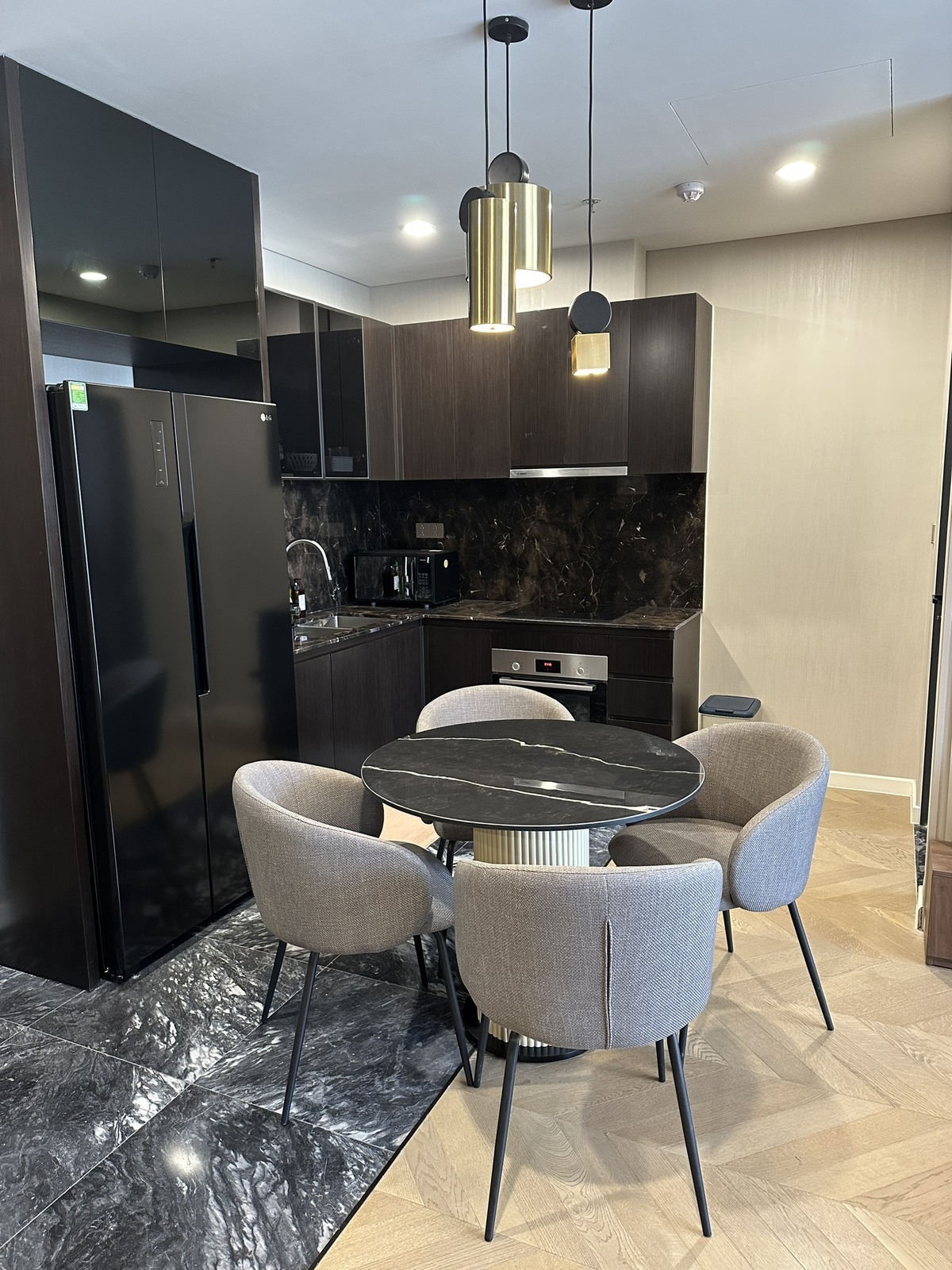 2 phòng ngủ full nội thất cao cấp giá 32 triệu 72m2 Lumiere Riverside