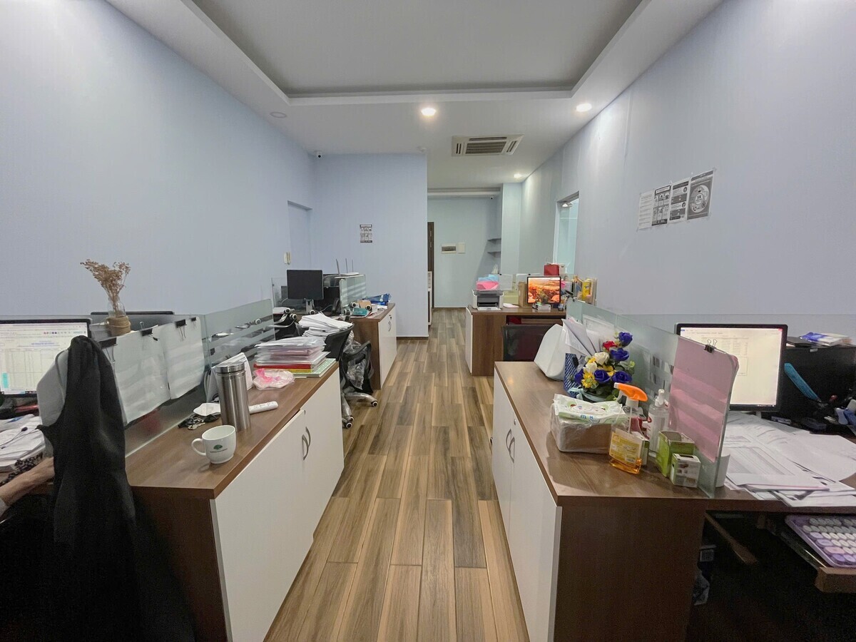 Cho Thuê Văn Phòng Lớn Đầy Đủ Nội Thất The Sun Avenue