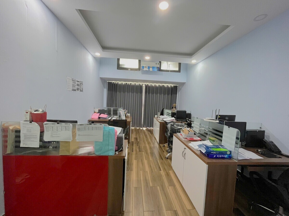 Cho Thuê Văn Phòng Lớn Đầy Đủ Nội Thất The Sun Avenue