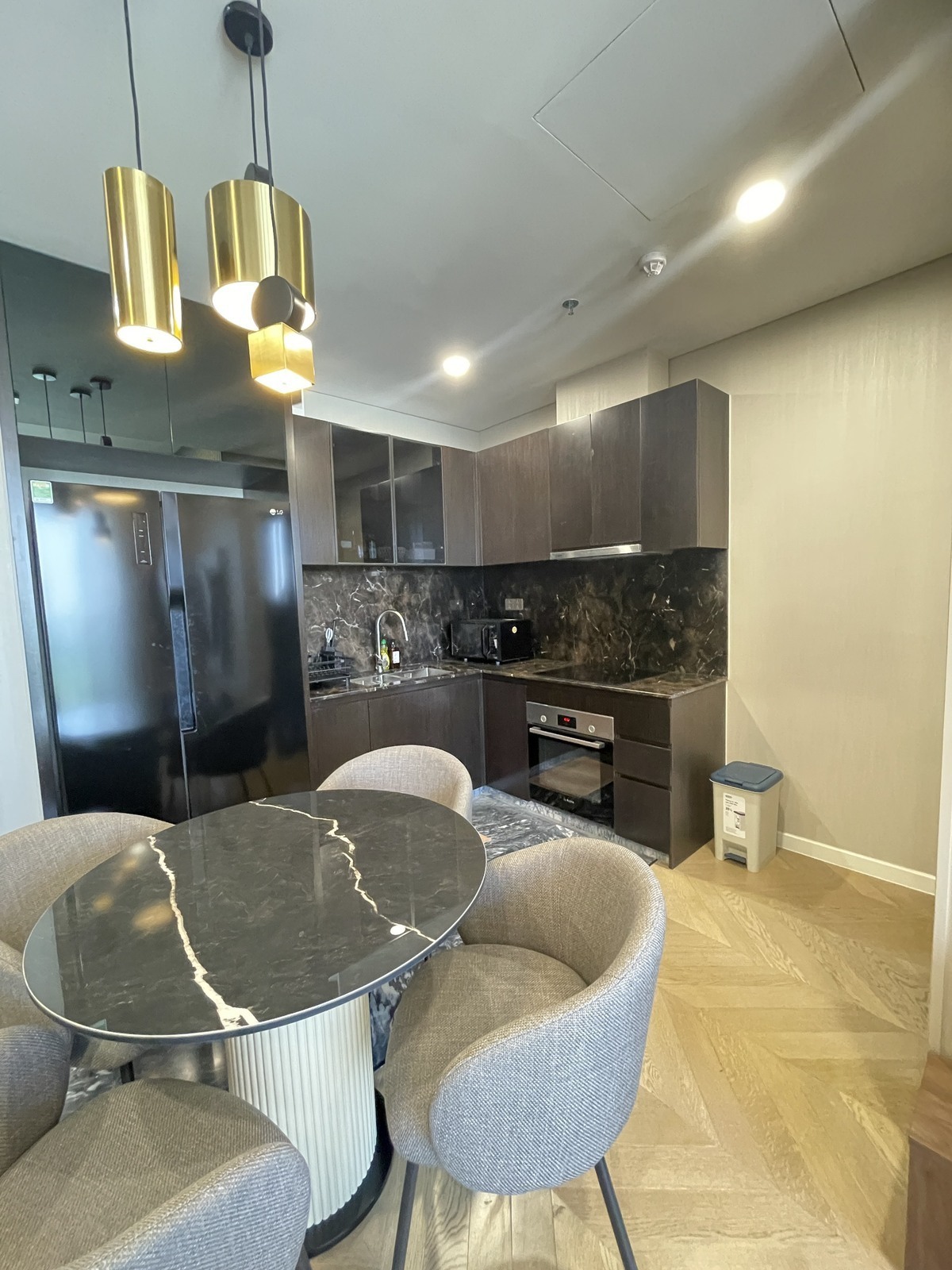 2 phòng ngủ full nội thất cao cấp giá 32 triệu 72m2 Lumiere Riverside