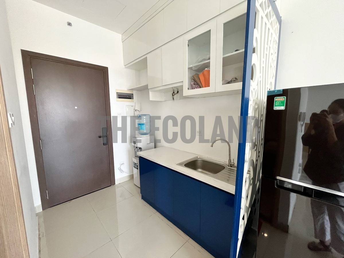 Cho thuê văn phòng 67m2 The Sun Avenue giá 18 triệu có phòng kính riêng