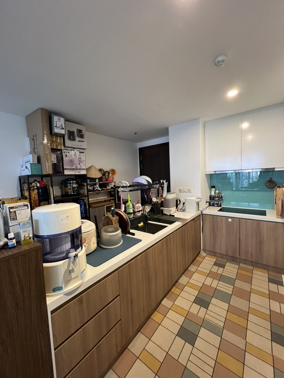 Cho thuê căn 1 phòng ngủ One Verandah, tầng cao thoáng mát nội thất cơ bản