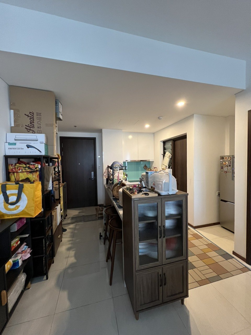 Cho thuê căn 1 phòng ngủ One Verandah, tầng cao thoáng mát nội thất cơ bản