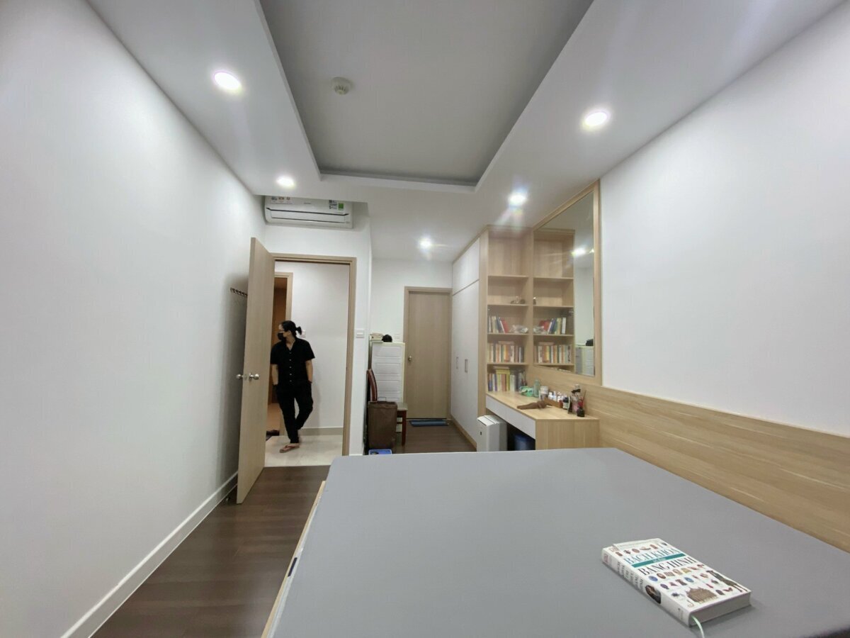 Cho thuê 2 phòng ngủ view tầng cao ban công mát giá 16 triệu bao phí