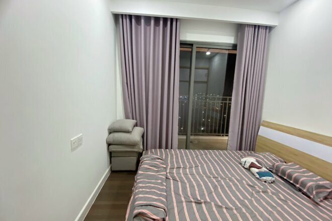 Cho thuê 2 phòng ngủ view tầng cao ban công mát giá 16 triệu bao phí