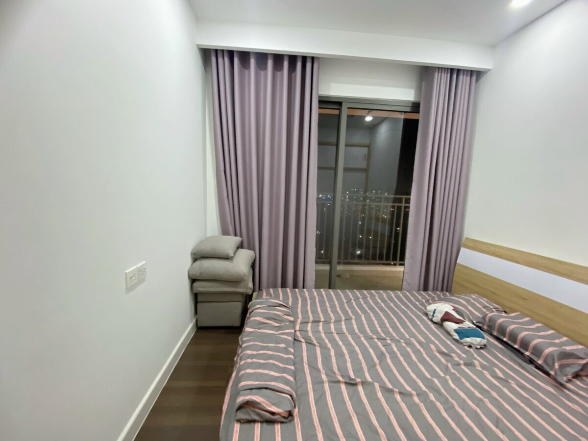 Cho thuê 2 phòng ngủ view tầng cao ban công mát giá 16 triệu bao phí